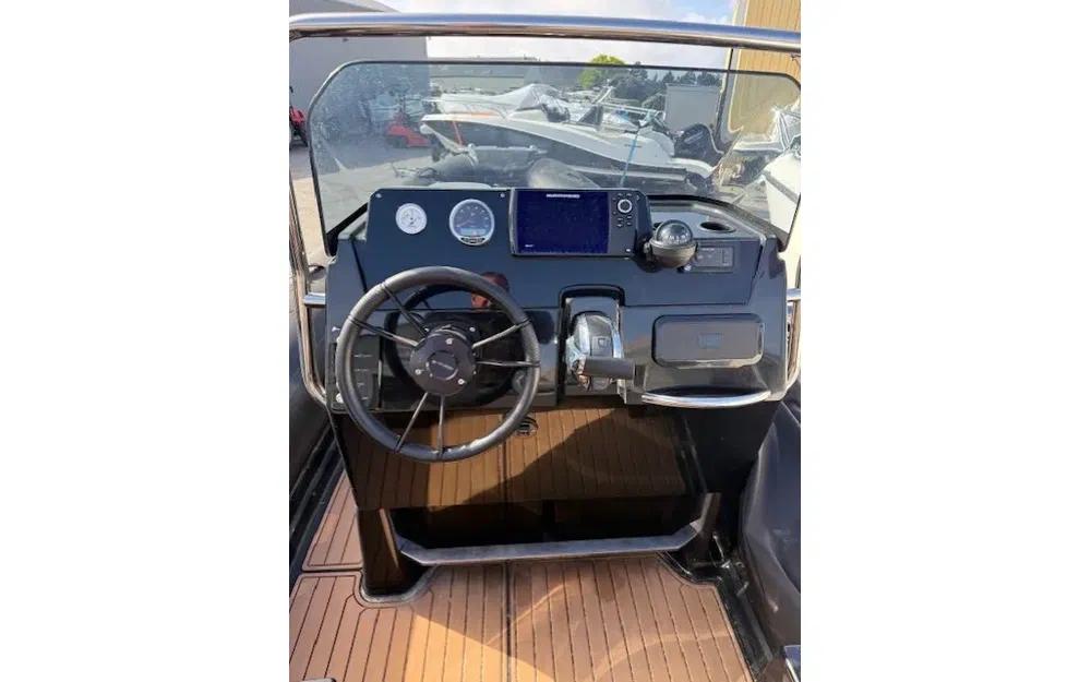 slider 1 Brig Eagle 6.7