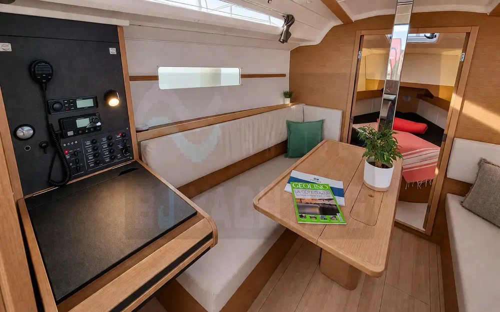 slider 4 Jeanneau Sun Odyssey 349