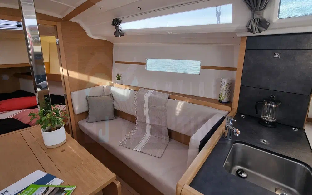 slider 5 Jeanneau Sun Odyssey 349