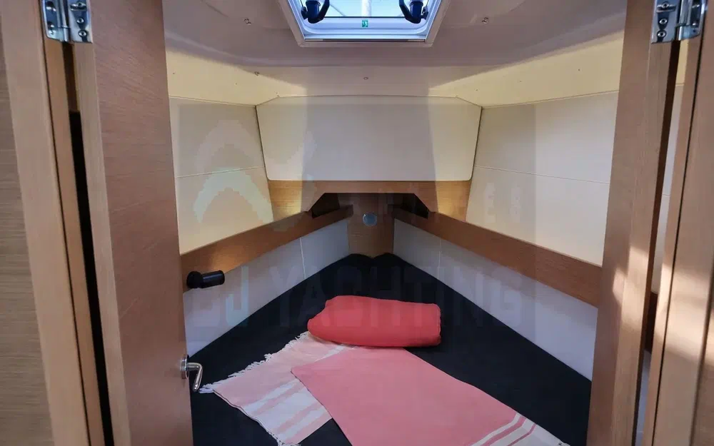 slider 7 Jeanneau Sun Odyssey 349