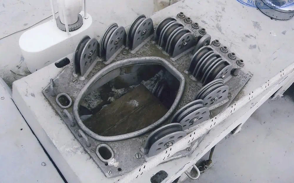 slider 18 Chantier Bazan Espagne BAZAN 57 LICOR 43