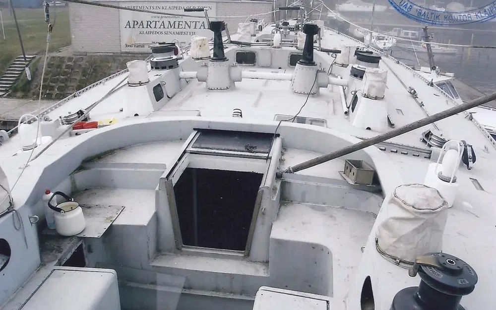 slider 23 Chantier Bazan Espagne BAZAN 57 LICOR 43