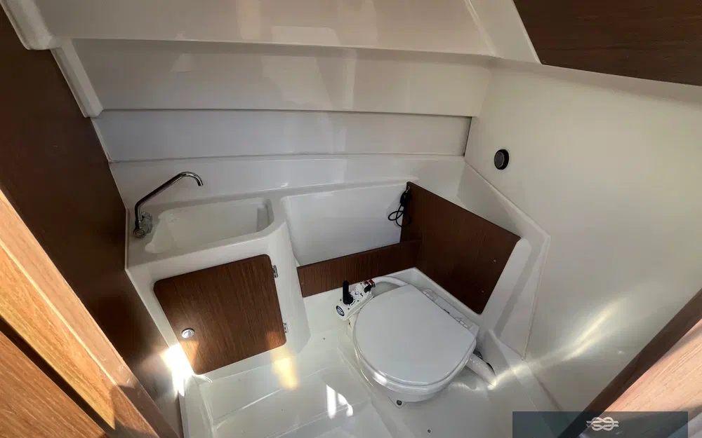 slider 11 Beneteau Antares 7 OB