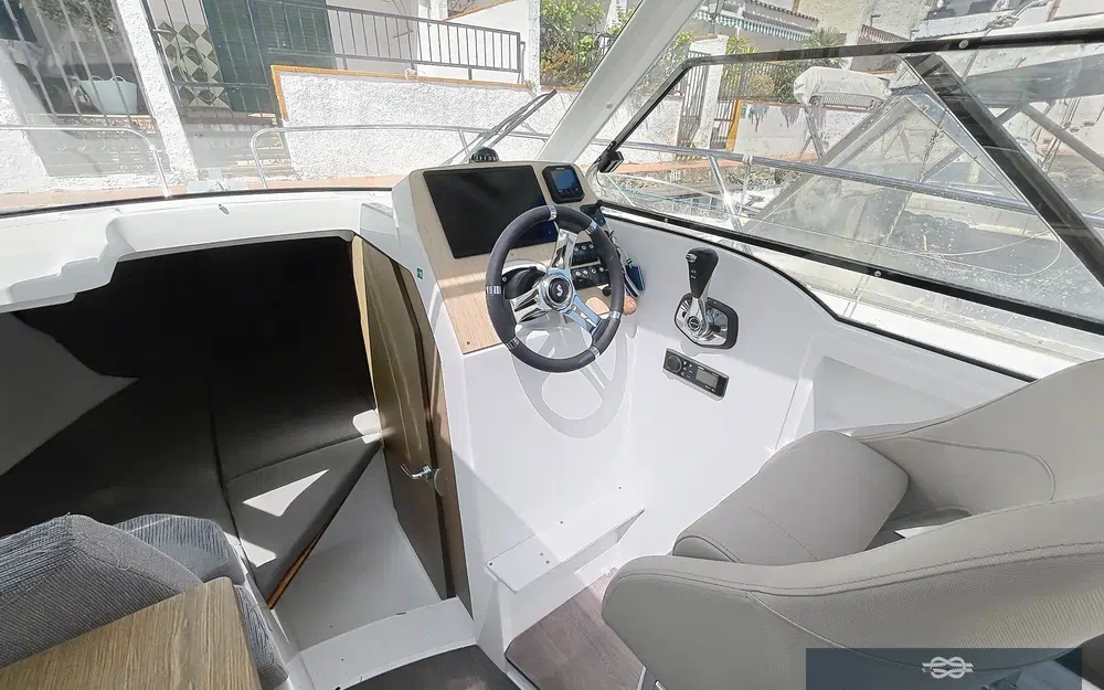 slider 3 Beneteau Antares 7 OB