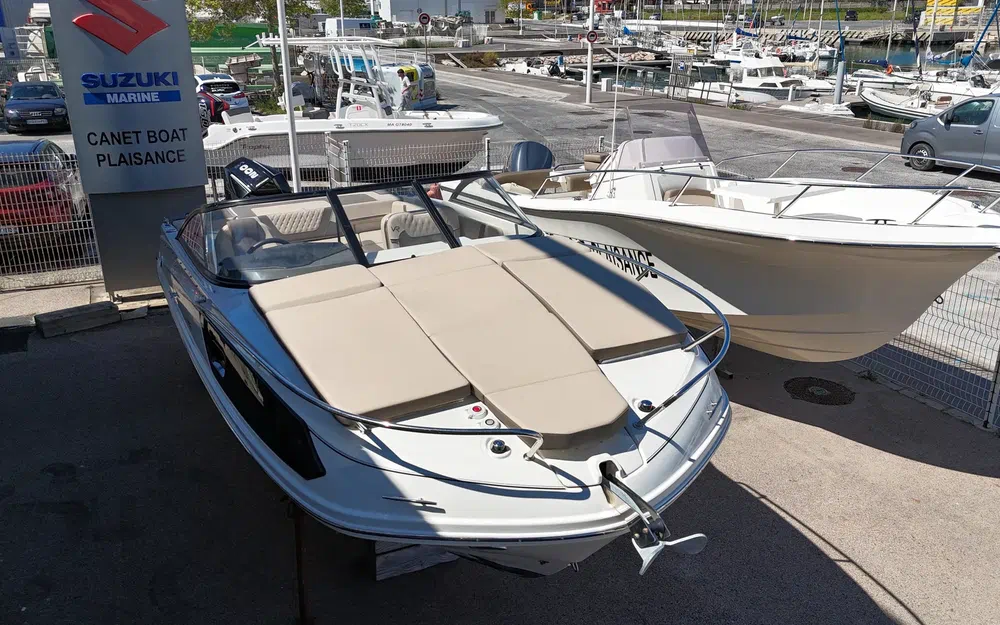 slider 2 Bayliner VR6 Cuddy