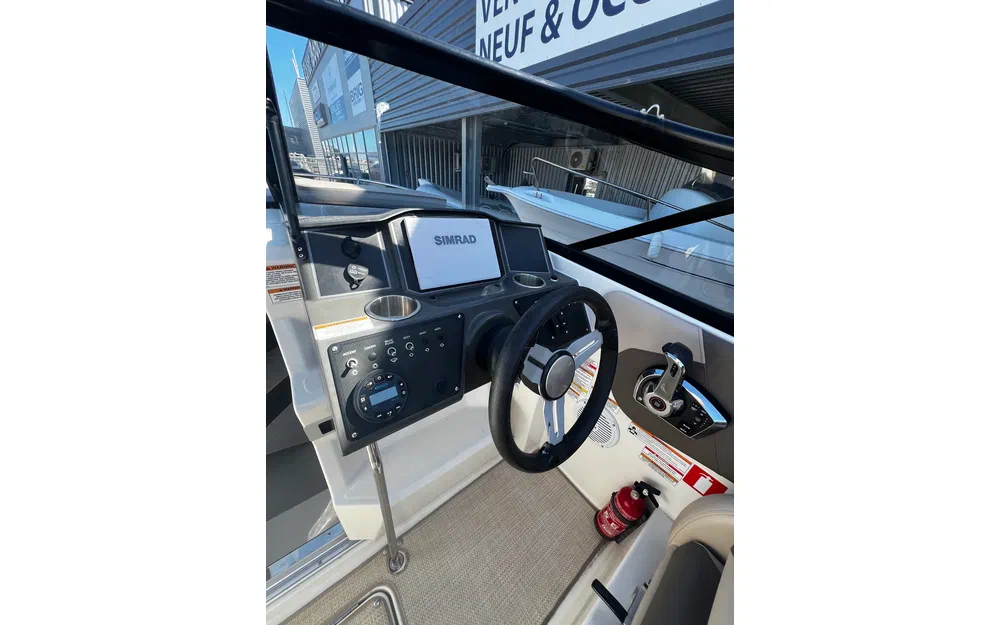 slider 5 Bayliner VR6 Cuddy