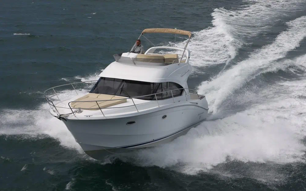 slider 1 Beneteau Antares 36