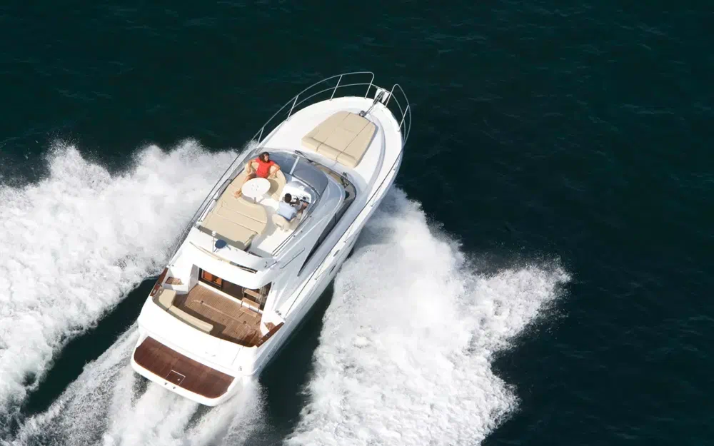 slider 3 Beneteau Antares 36