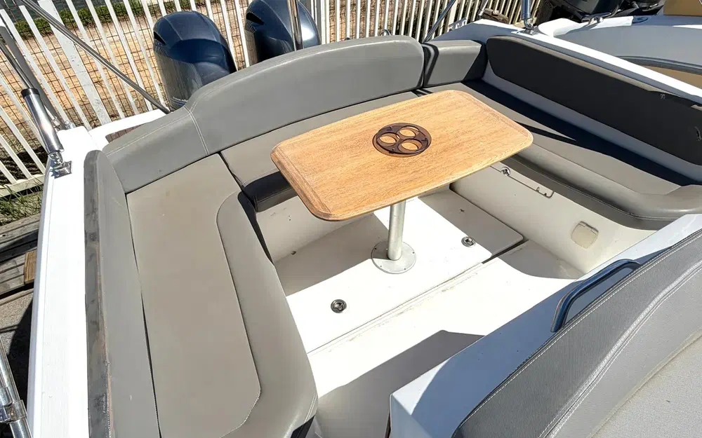 slider 2 Beneteau Flyer 850 Sun Deck