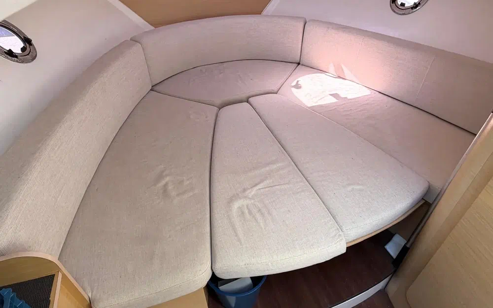 slider 5 Beneteau Flyer 850 Sun Deck