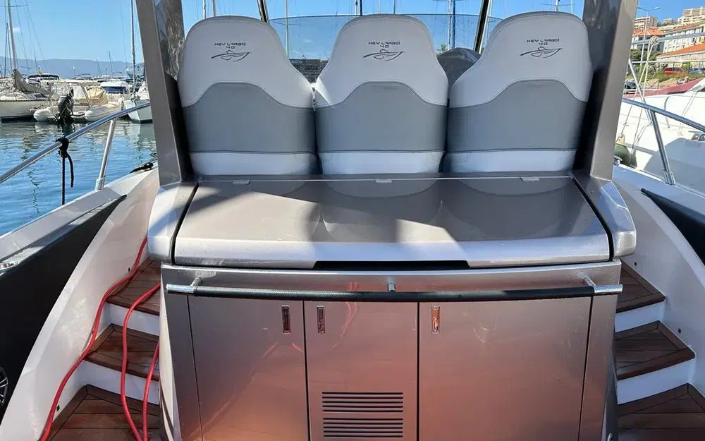 slider 2 Sessa Marine Key Largo 40