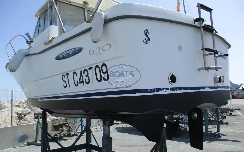 slider 4 Beneteau Antares 620