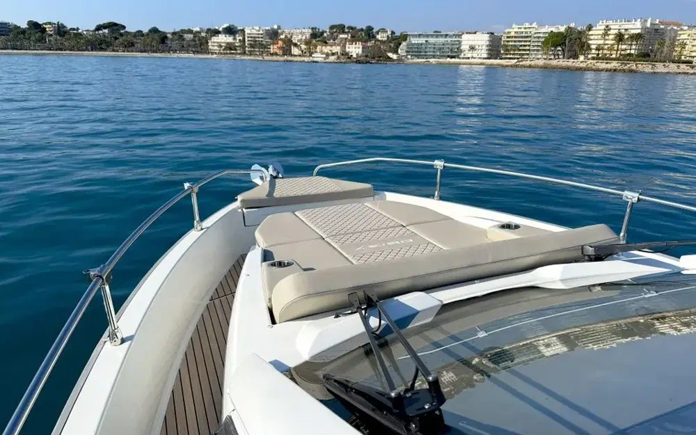 slider 10 Jeanneau DB 37