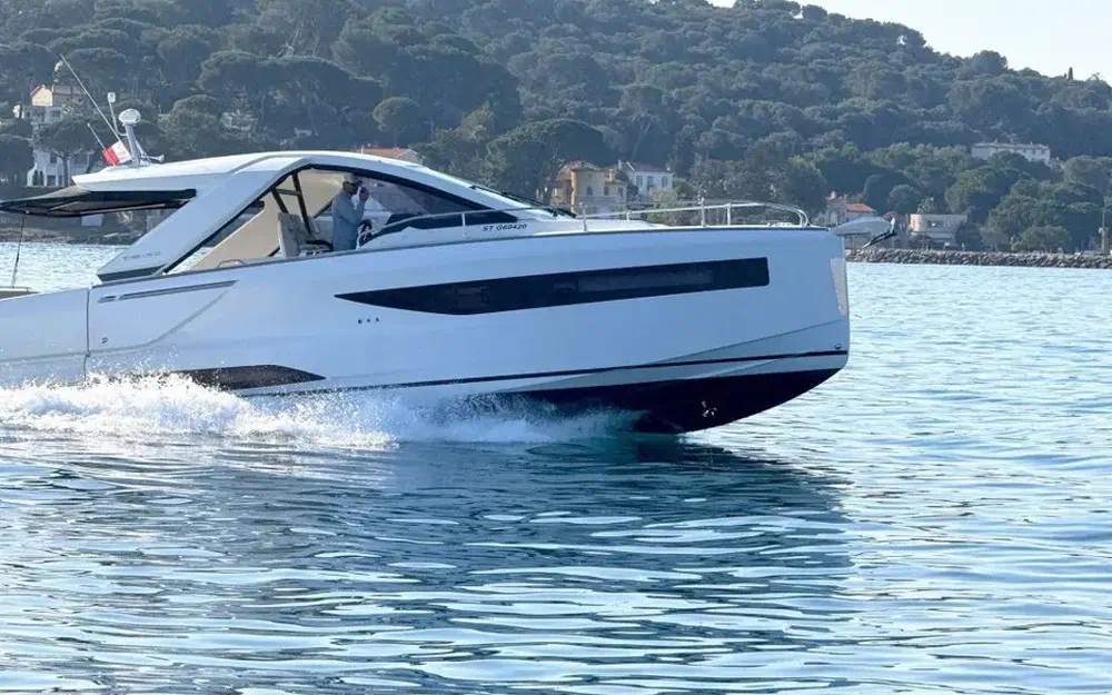 slider 1 Jeanneau DB 37