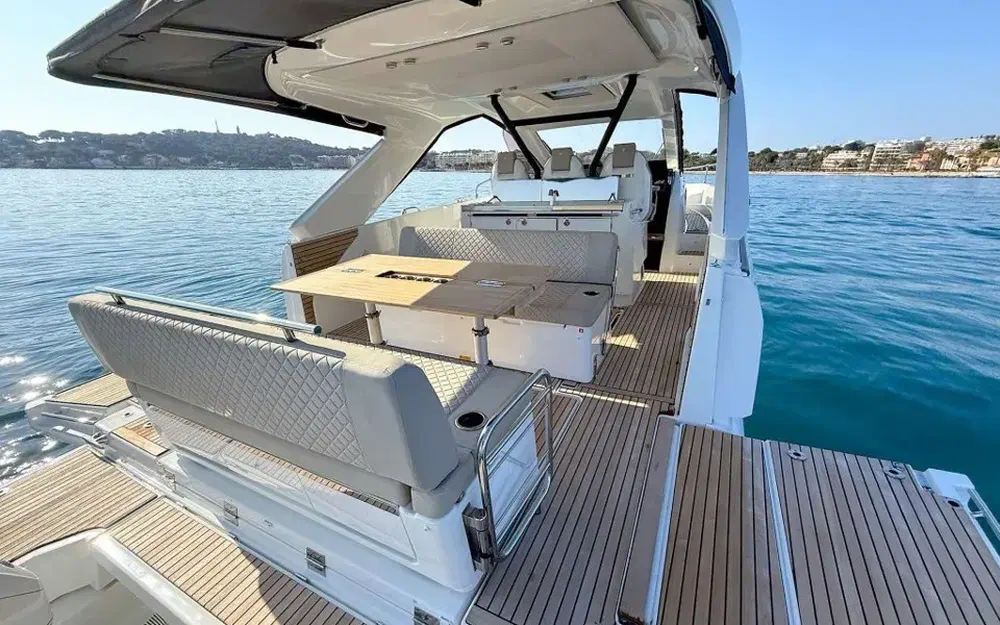 slider 2 Jeanneau DB 37