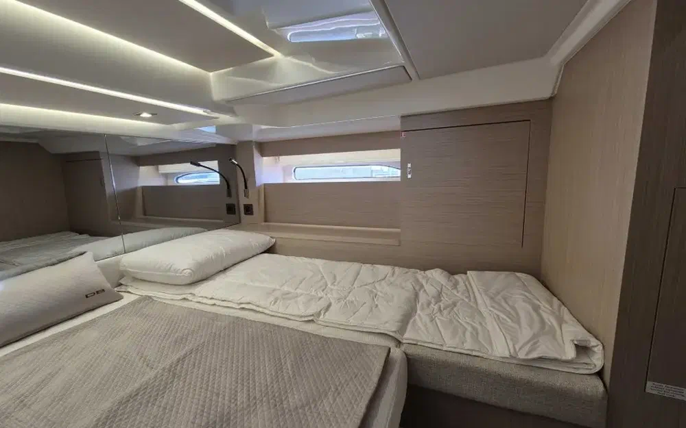 slider 33 Jeanneau DB 37