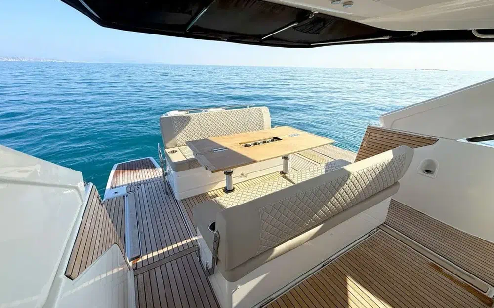 slider 3 Jeanneau DB 37