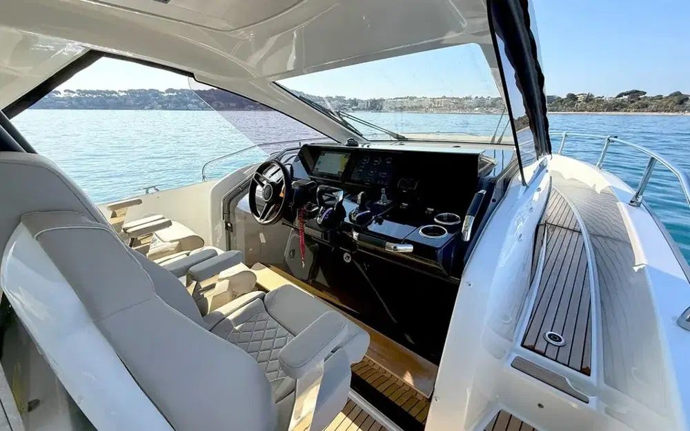 slider 6 Jeanneau DB 37