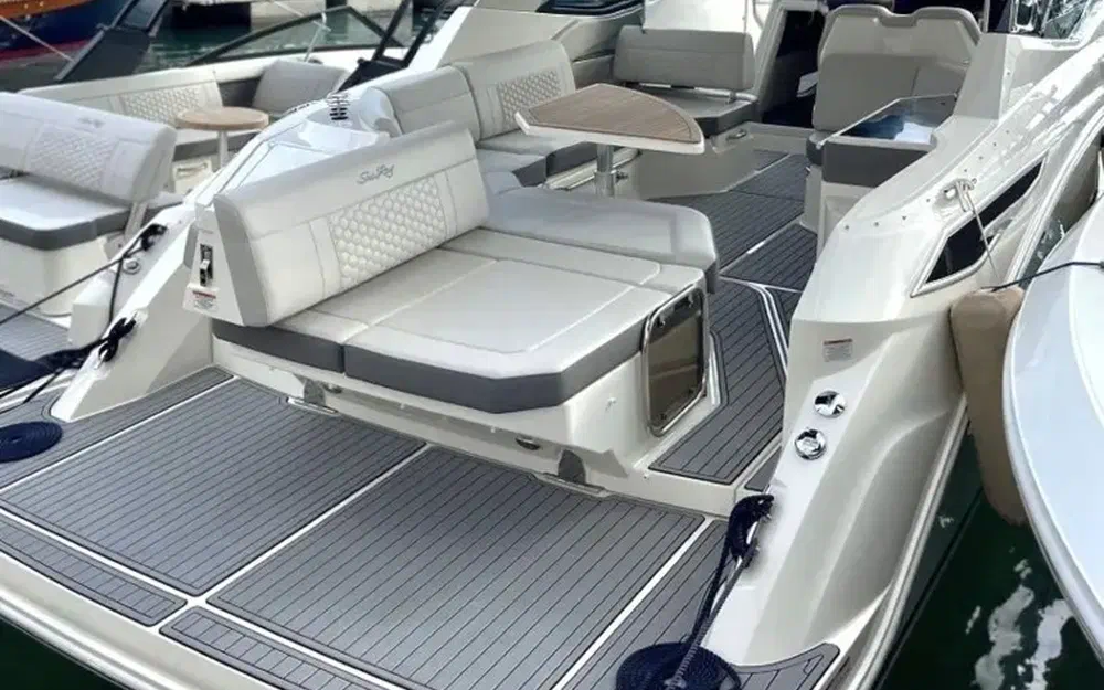 slider 3 Sea Ray 320 Sundancer