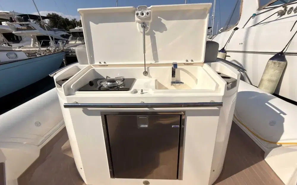 slider 11 Capelli Tempest 40