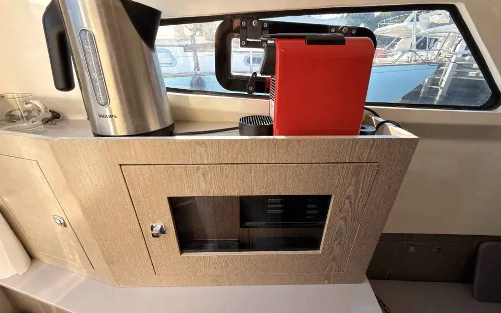 slider 24 Capelli Tempest 40