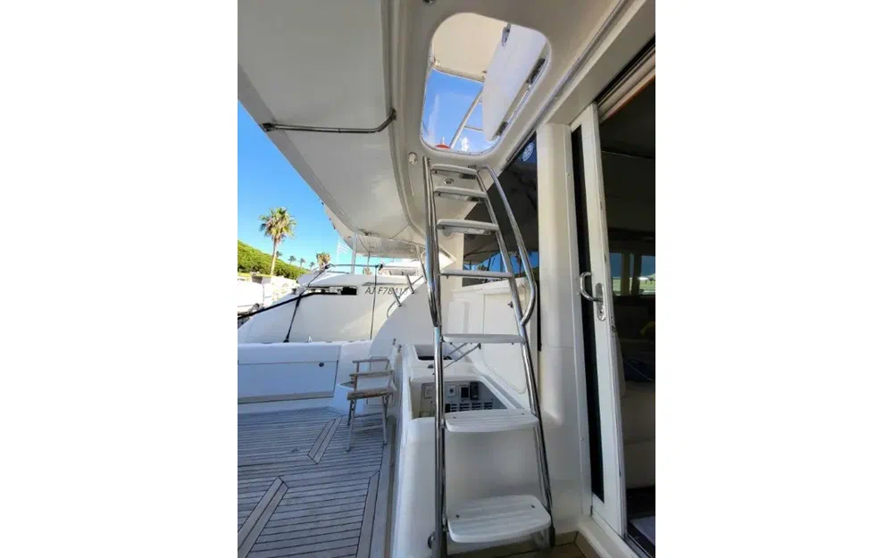 slider 3 Riviera 58 Open Flybridge