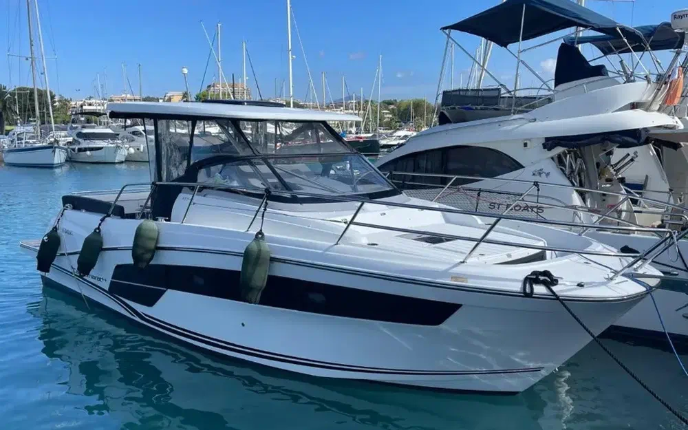 slider 1 Jeanneau Cap Camarat 10.5 WA