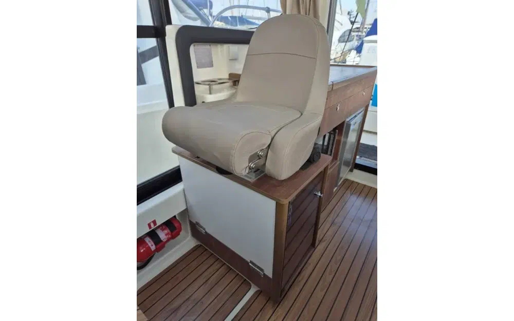 slider 14 Quicksilver Activ 855 Cruiser