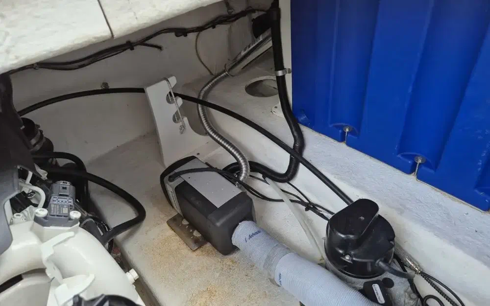 slider 37 Quicksilver Activ 855 Cruiser