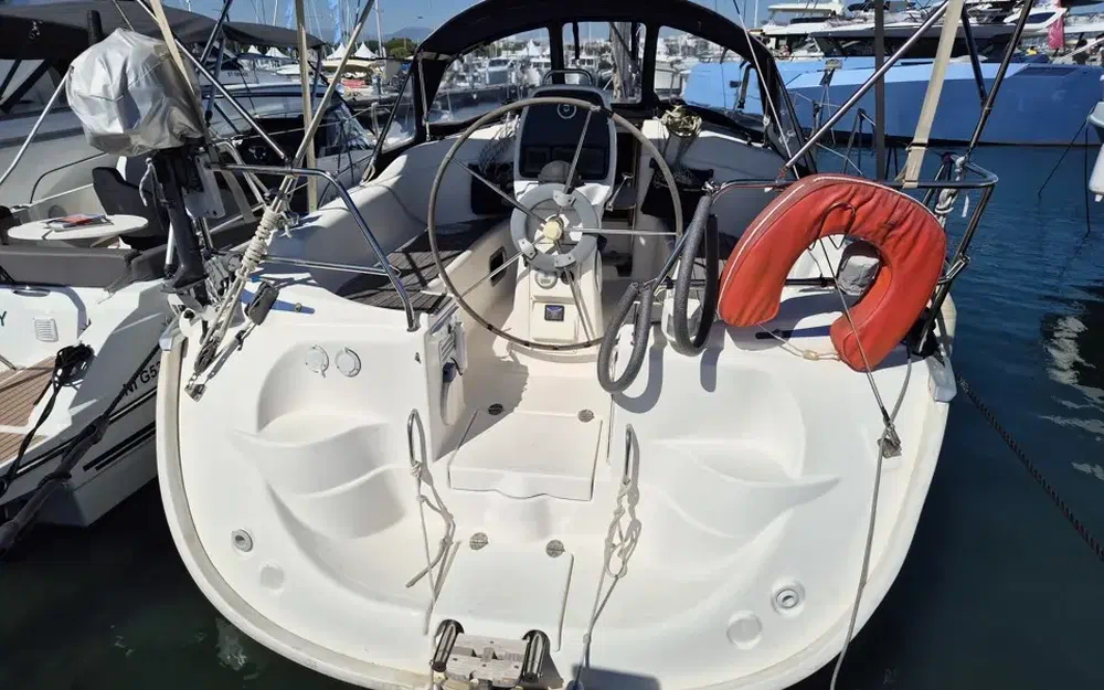 slider 1 Bavaria Cruiser 30