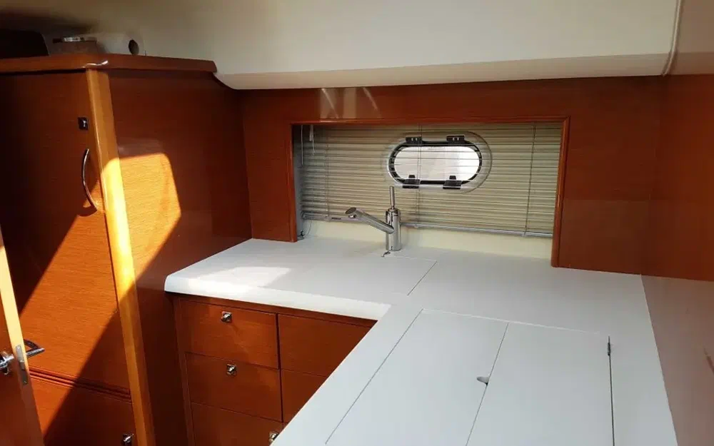 slider 12 Jeanneau Prestige 38 S