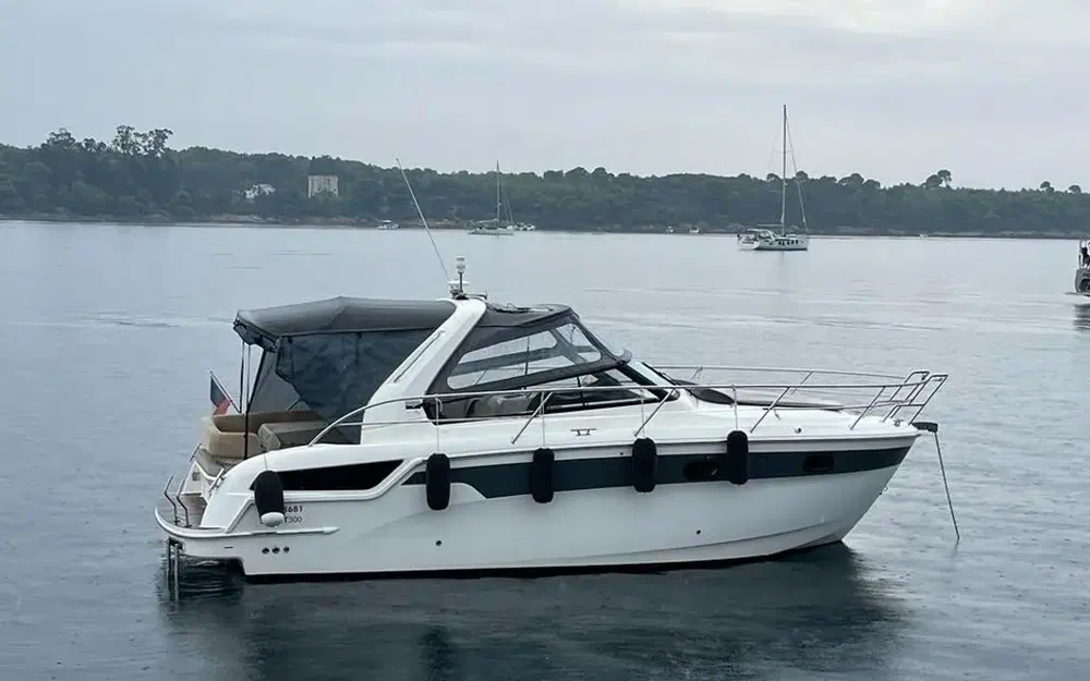 slider 1 Bavaria BMB 300 Sport