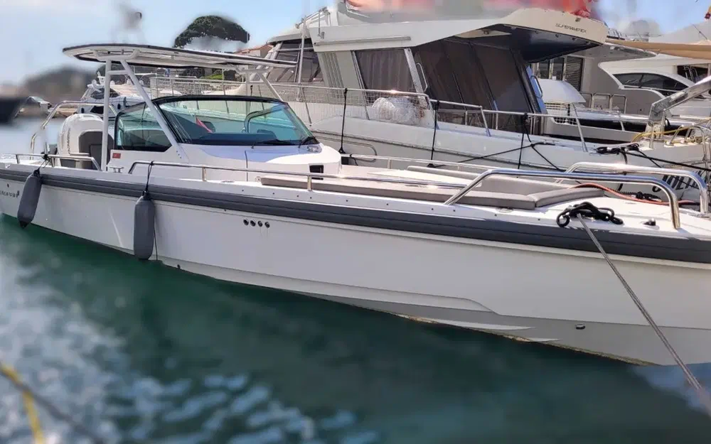 slider 0 Axopar 28 Open