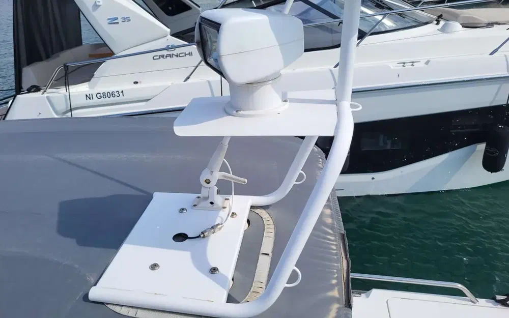 slider 11 Axopar 28 Open