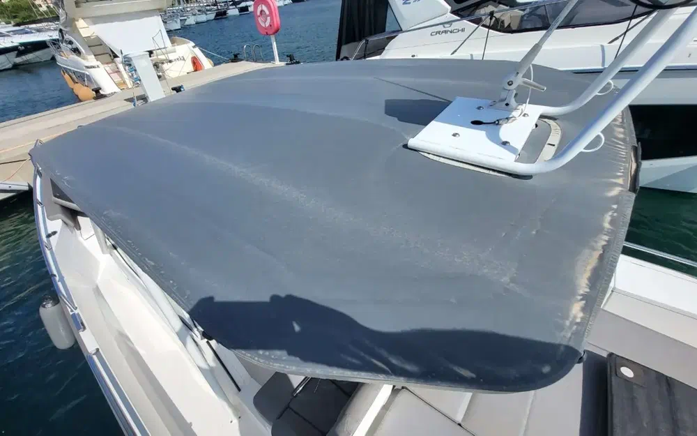 slider 12 Axopar 28 Open