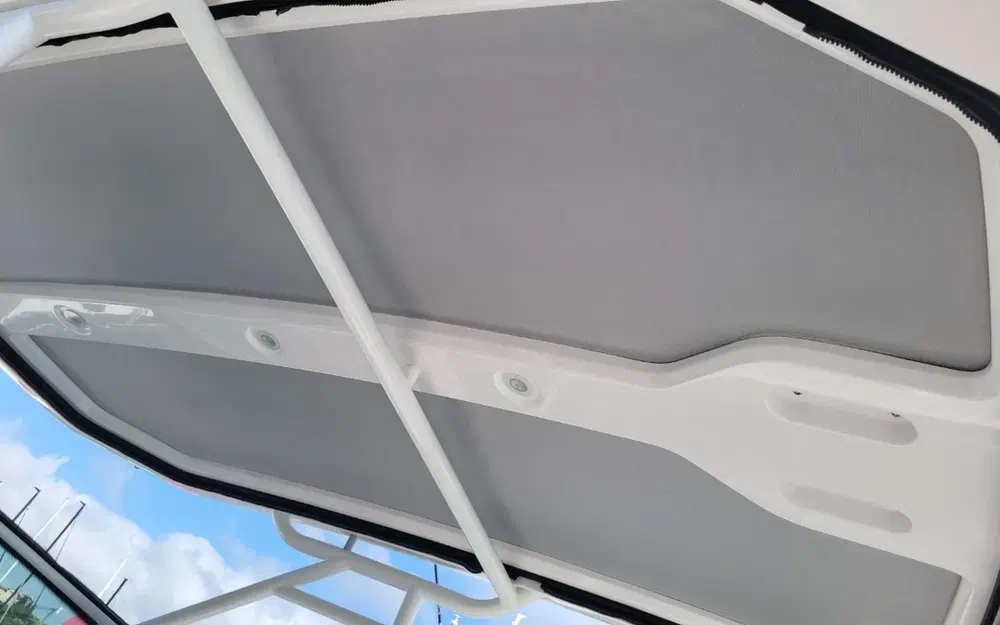 slider 14 Axopar 28 Open