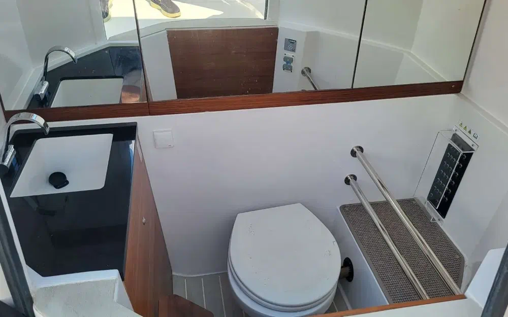 slider 27 Axopar 28 Open