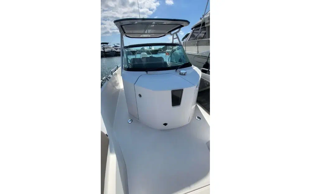 slider 33 Axopar 28 Open