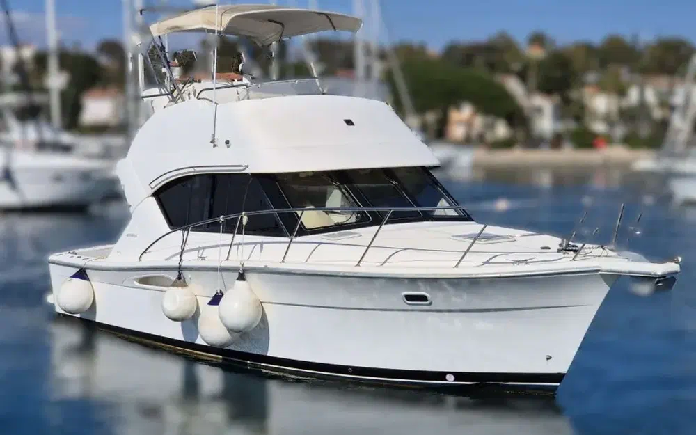 slider 0 Riviera 3350 Convertible