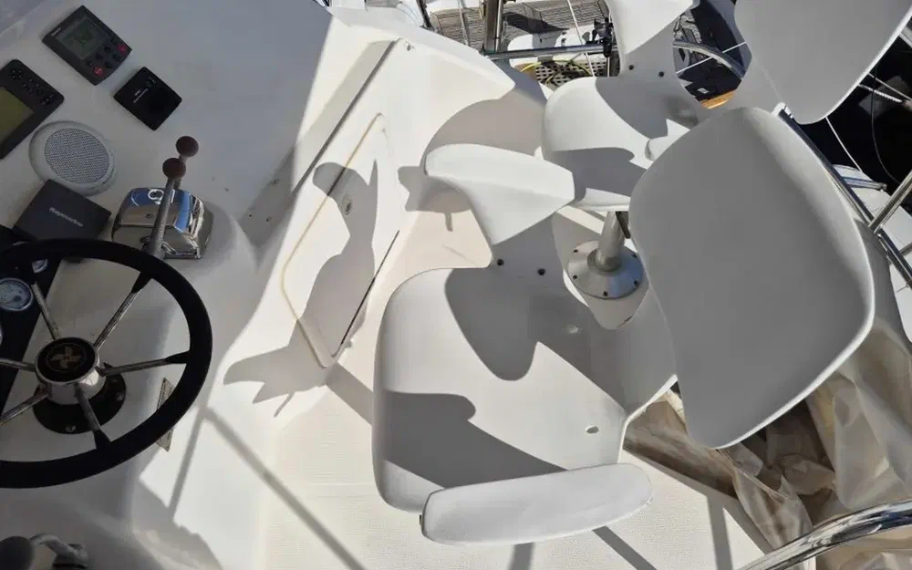 slider 16 Riviera 3350 Convertible