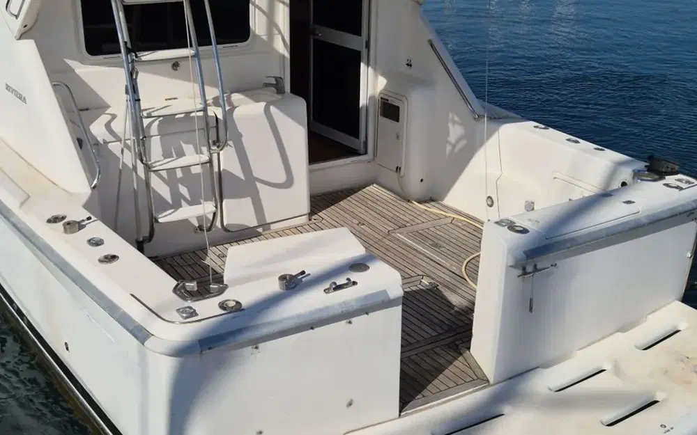 slider 2 Riviera 3350 Convertible