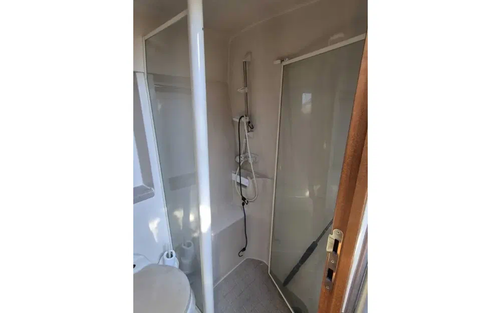 slider 33 Riviera 3350 Convertible