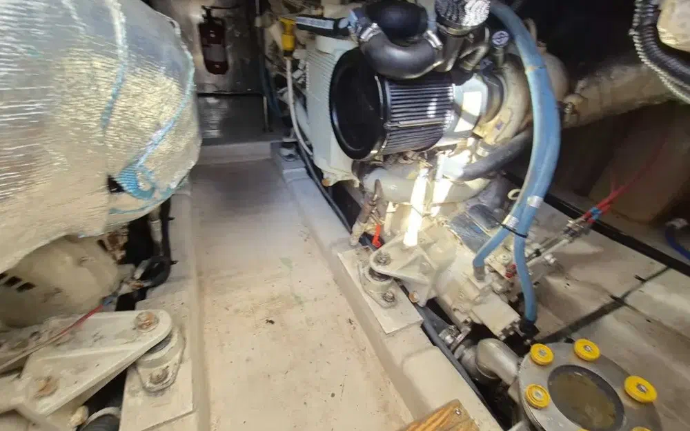 slider 8 Riviera 3350 Convertible