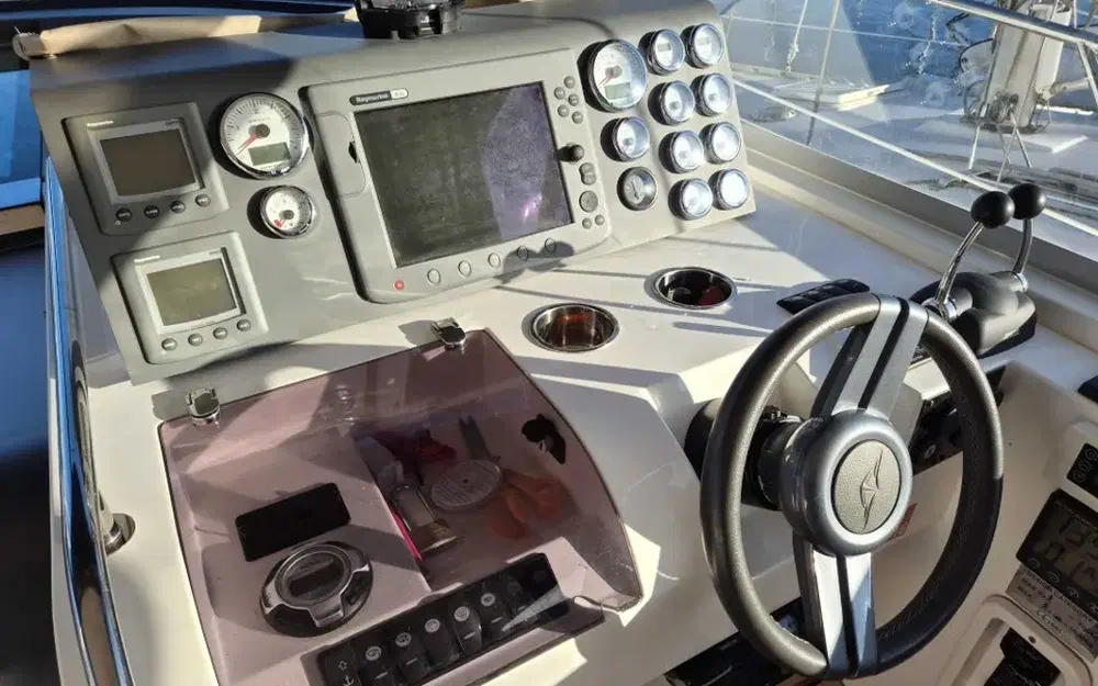 slider 9 Sealine SC 35