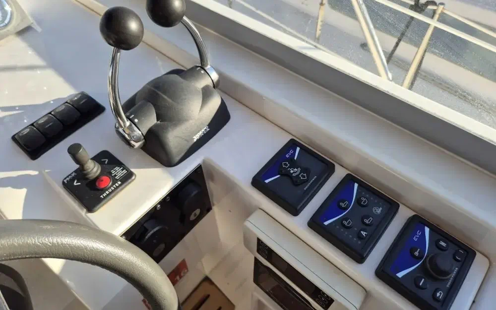 slider 22 Sealine SC 35