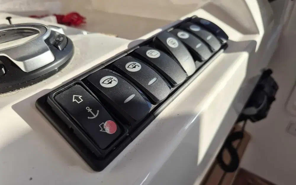 slider 24 Sealine SC 35