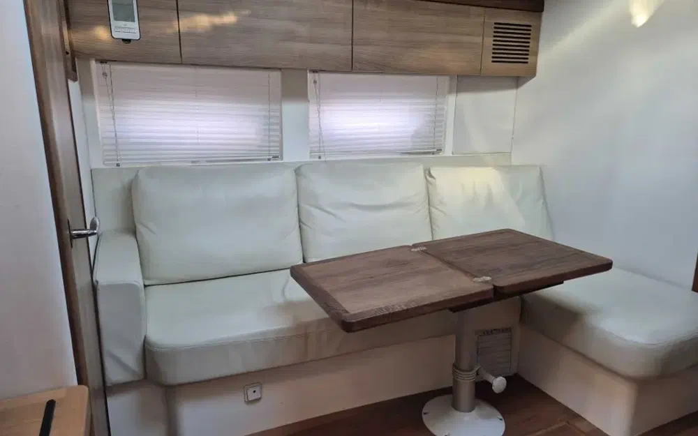 slider 28 Sealine SC 35