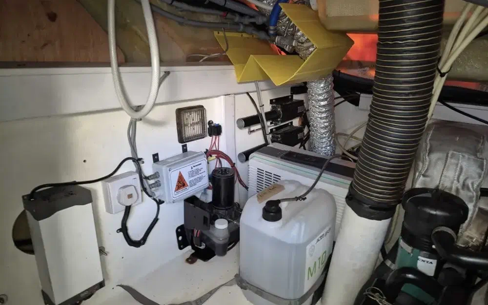 slider 38 Sealine SC 35