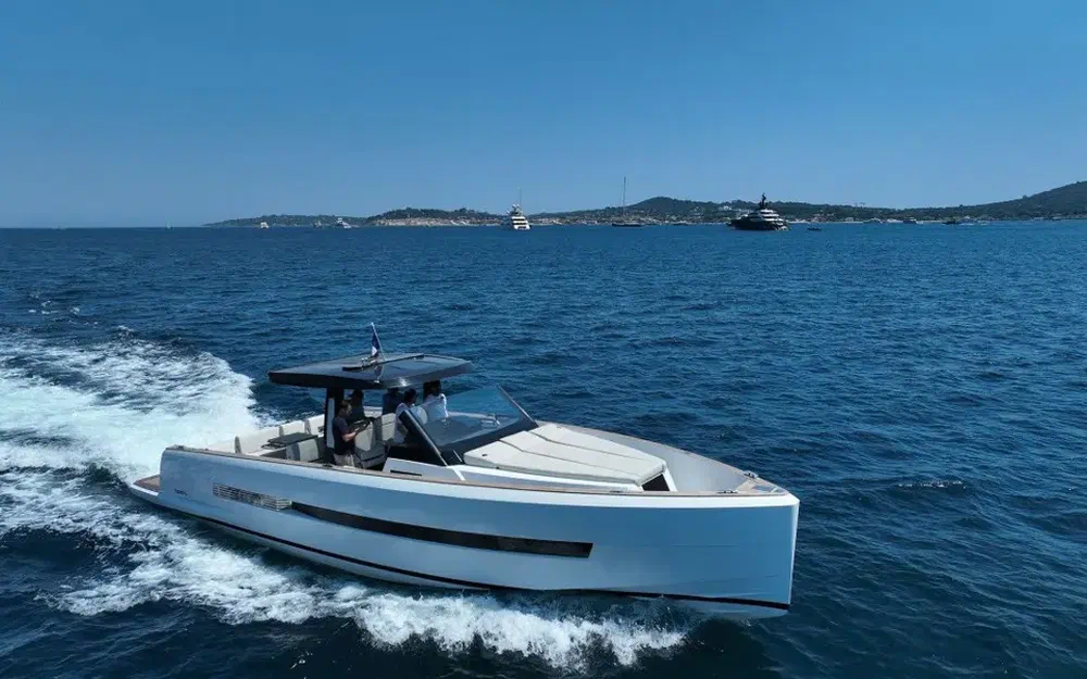 slider 4 Fjord 44 Open