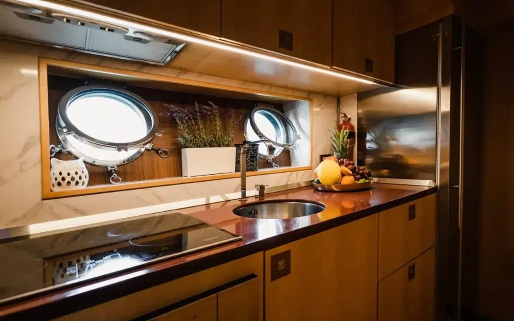 slider 5 Fashion Yachts Fashion 68